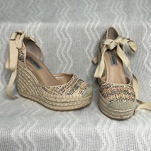 Steve Madden Platforms size 6